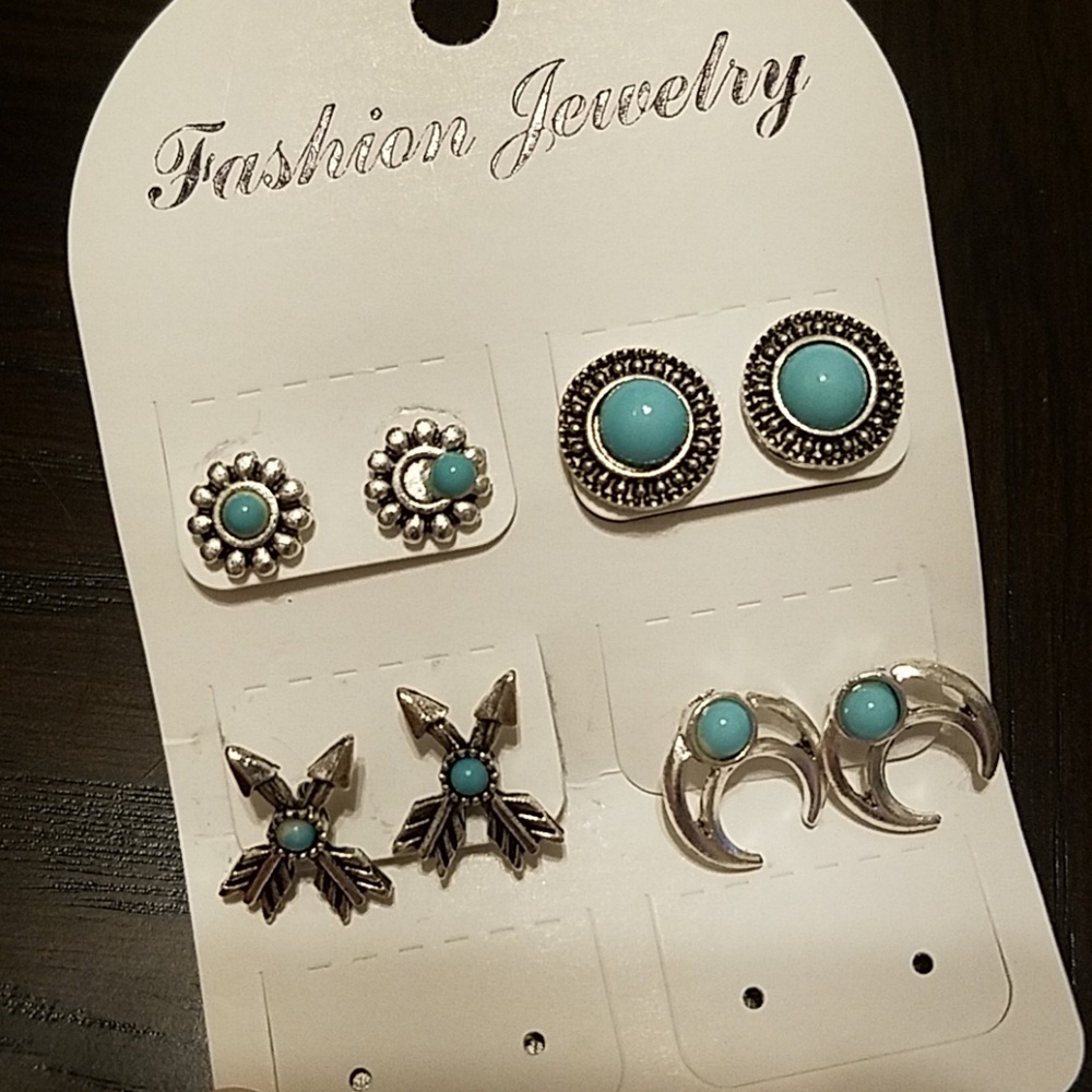 SOLD 4 pc/set small earrings jewelry - Picture 2 of 5